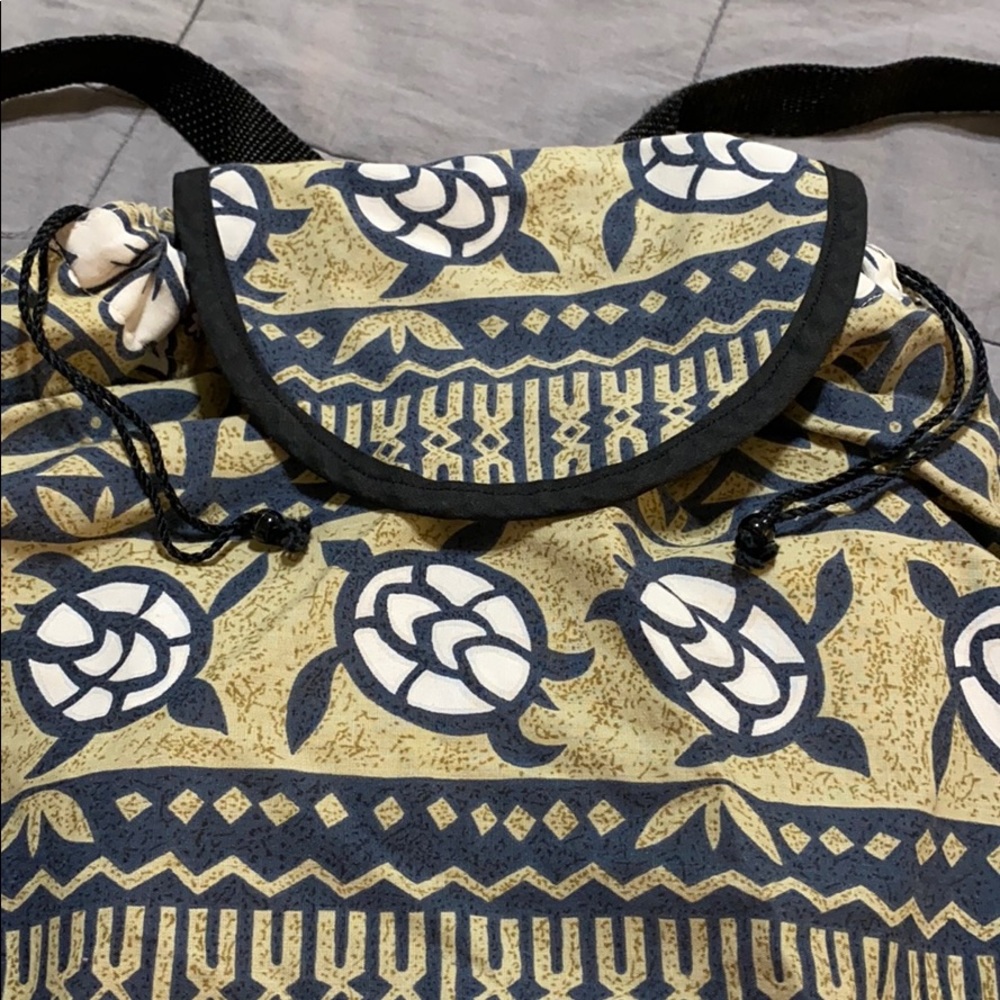 Turtle Drawstring Velcro Closure Backpack - image 2